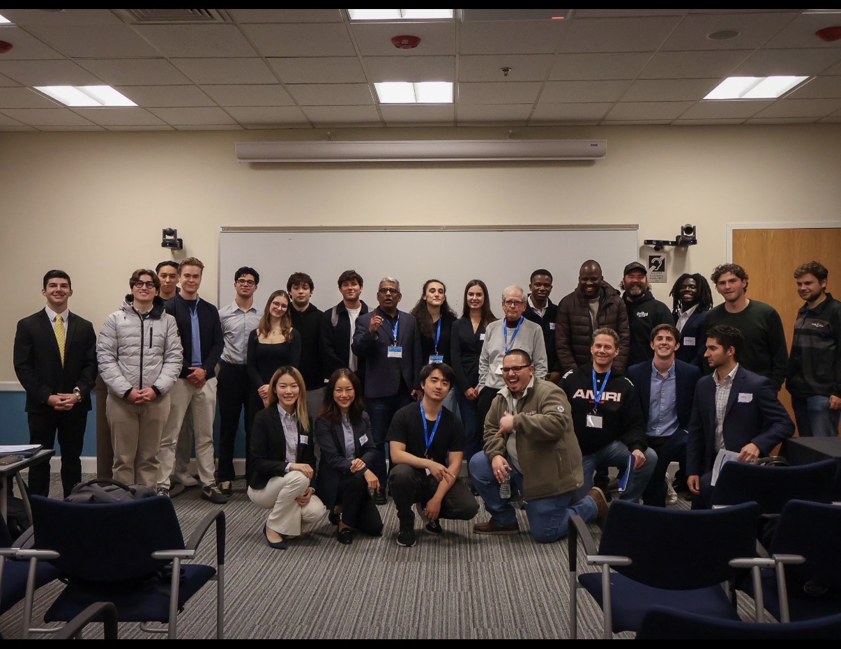David Mintz mentoring Bentley University Entrepreneurship Hub students
